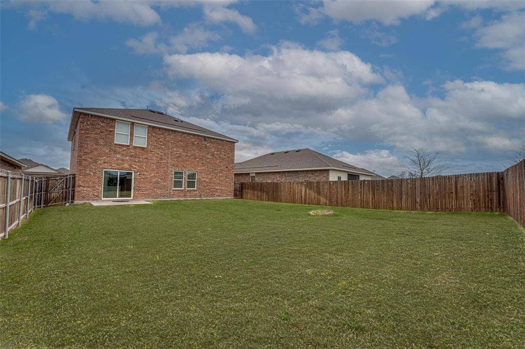 767 Camden Drive, Lavon, TX 75166 767 Camden Drive, Lavon, TX 75166