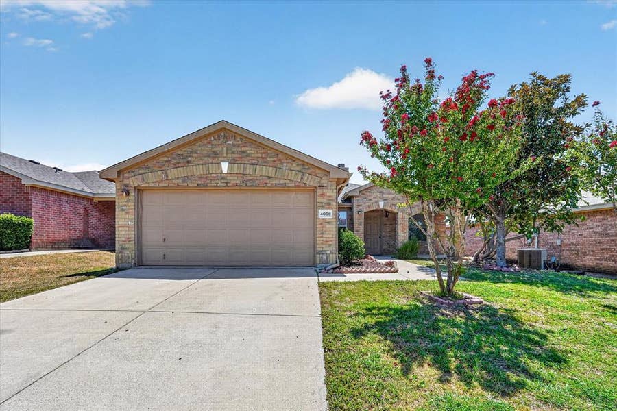 Property photo for 4008 Mantis Street, Fort Worth, TX