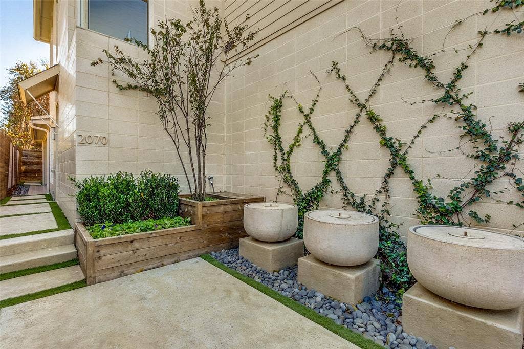 Beautiful water feature upon entry
