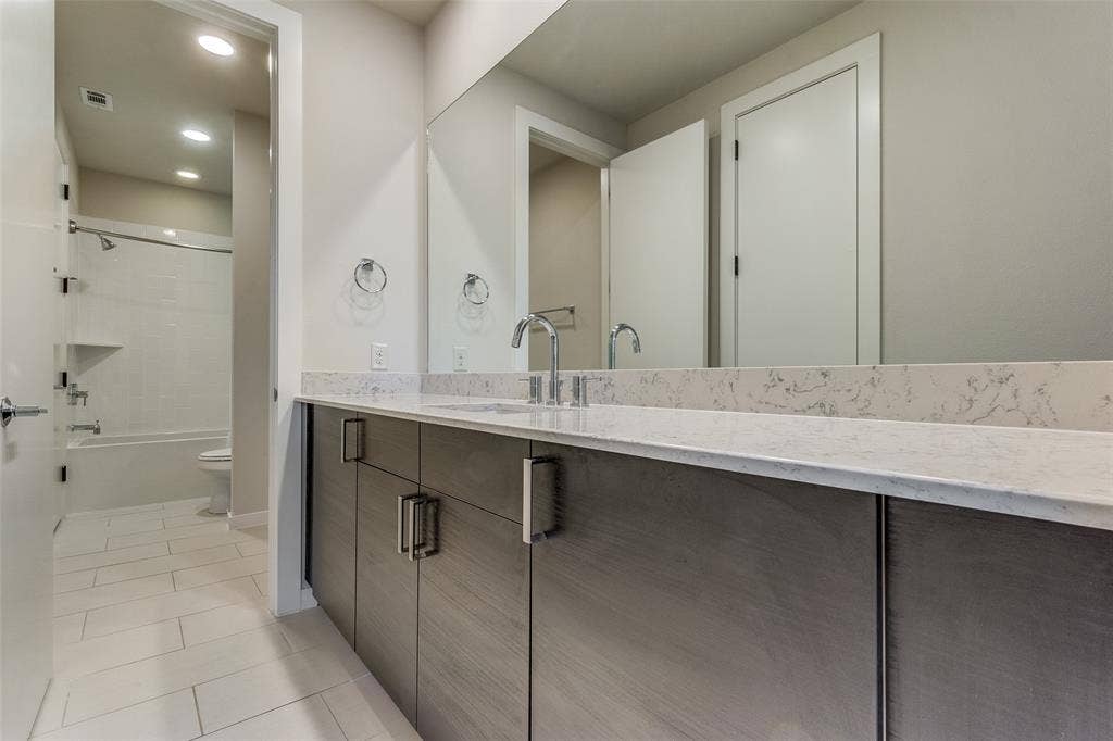 En Suite Bath