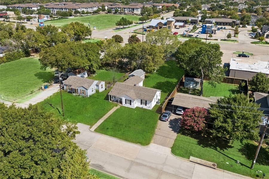 Property photo for 809 E Wall Street, Grapevine, TX
