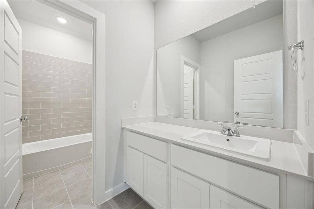 601 Huckleberry Drive, Lavon, TX 75166 Bathroom in the Masters home plan by Trophy Signature Homes – REPRESENTATIVE PHOTO