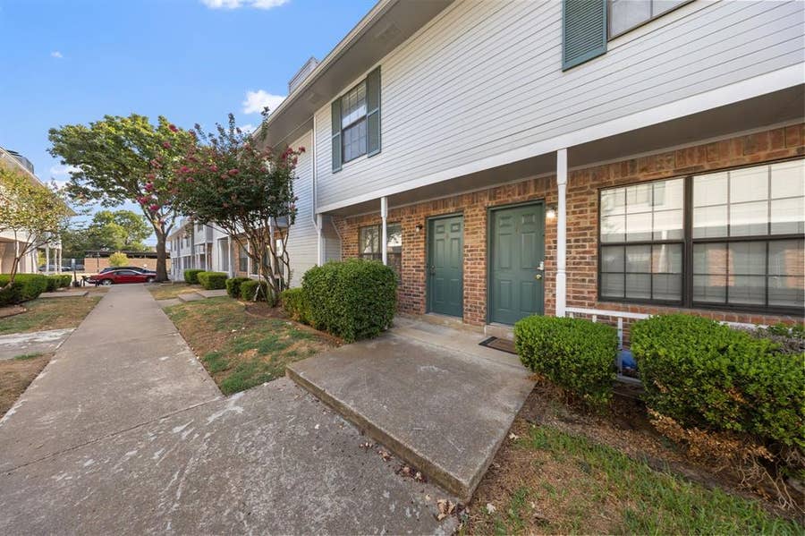 Property photo for 929 W Hickory Street, #A8, Denton, TX