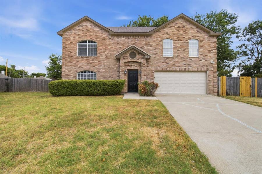 Property photo for 1512 Yellowbird Court, DeSoto, TX
