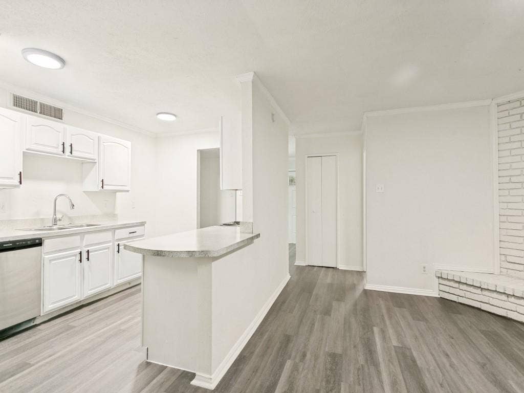 905 Hawthorne Drive, Allen, TX 75002 905 Hawthorne Drive, Allen, TX 75002