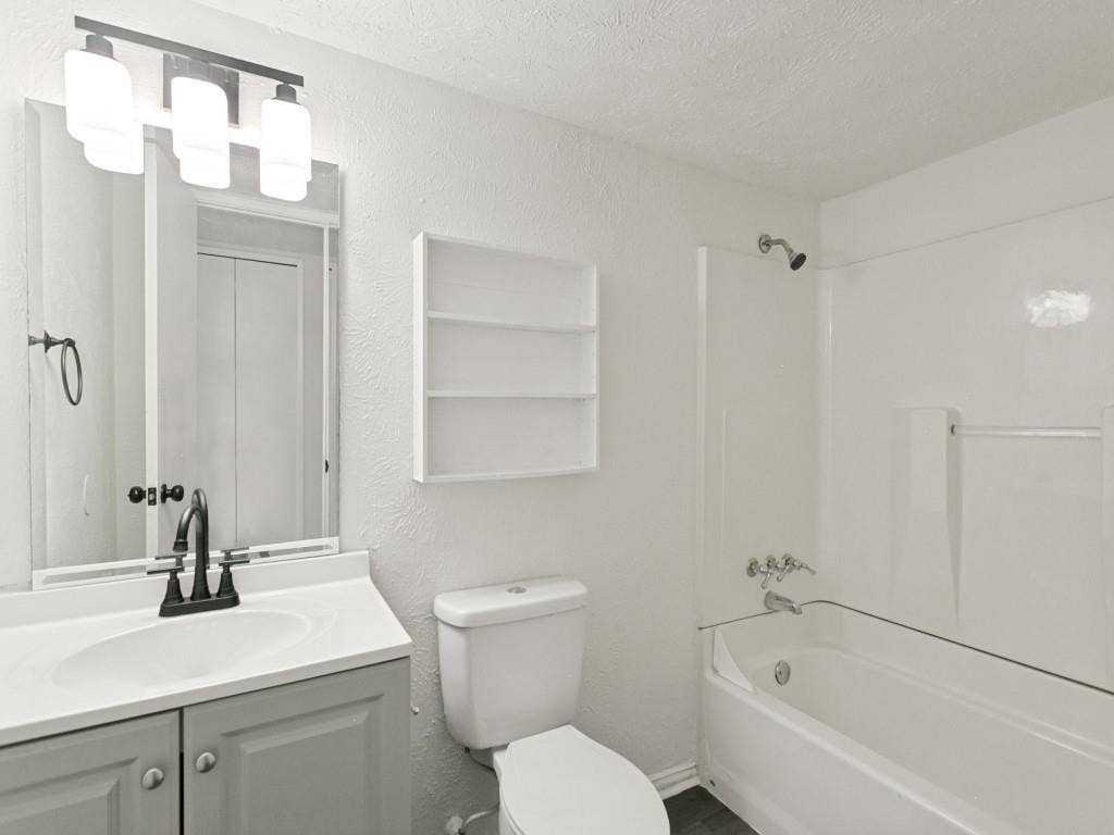 905 Hawthorne Drive, Allen, TX 75002 905 Hawthorne Drive, Allen, TX 75002