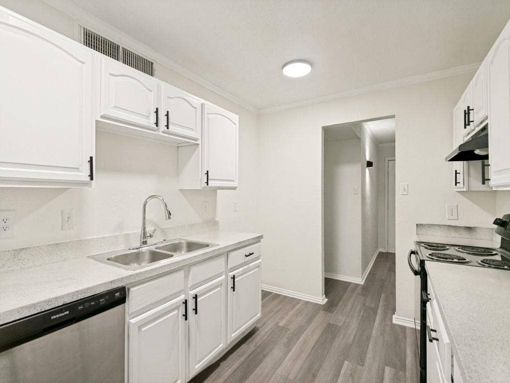 905 Hawthorne Drive, Allen, TX 75002 905 Hawthorne Drive, Allen, TX 75002