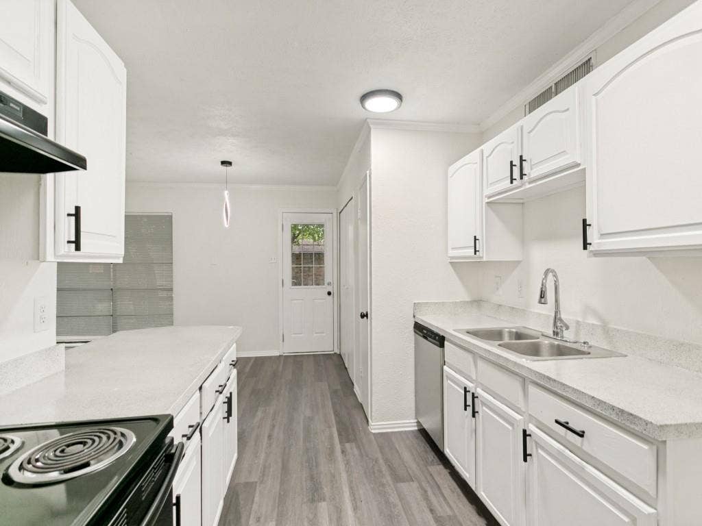 905 Hawthorne Drive, Allen, TX 75002 905 Hawthorne Drive, Allen, TX 75002