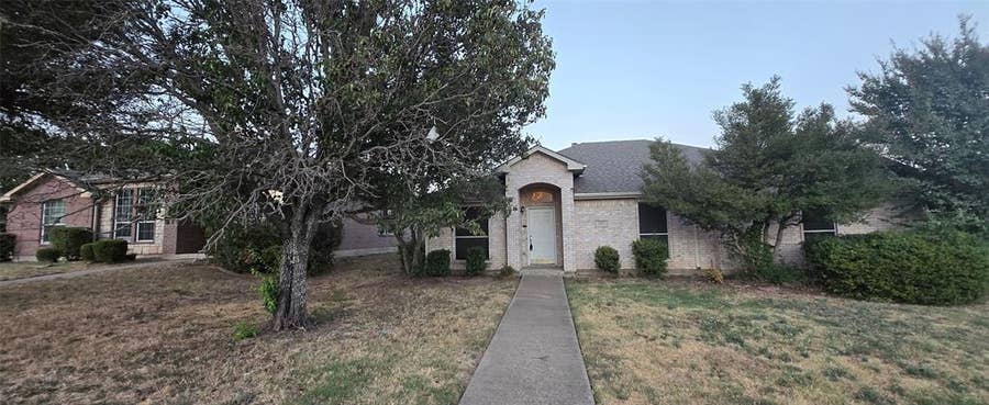 Property photo for 1912 Chapman Drive, Lancaster, TX