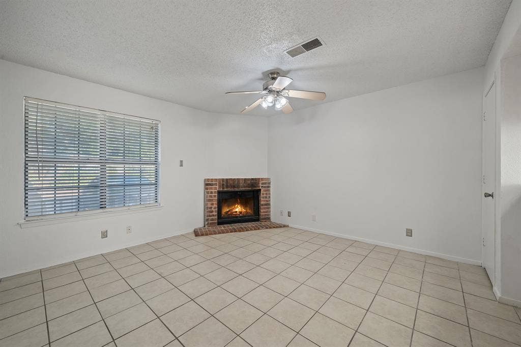 929 W Hickory Street, #A2, Denton, TX 76201 929 W Hickory Street, #A2, Denton, TX 76201