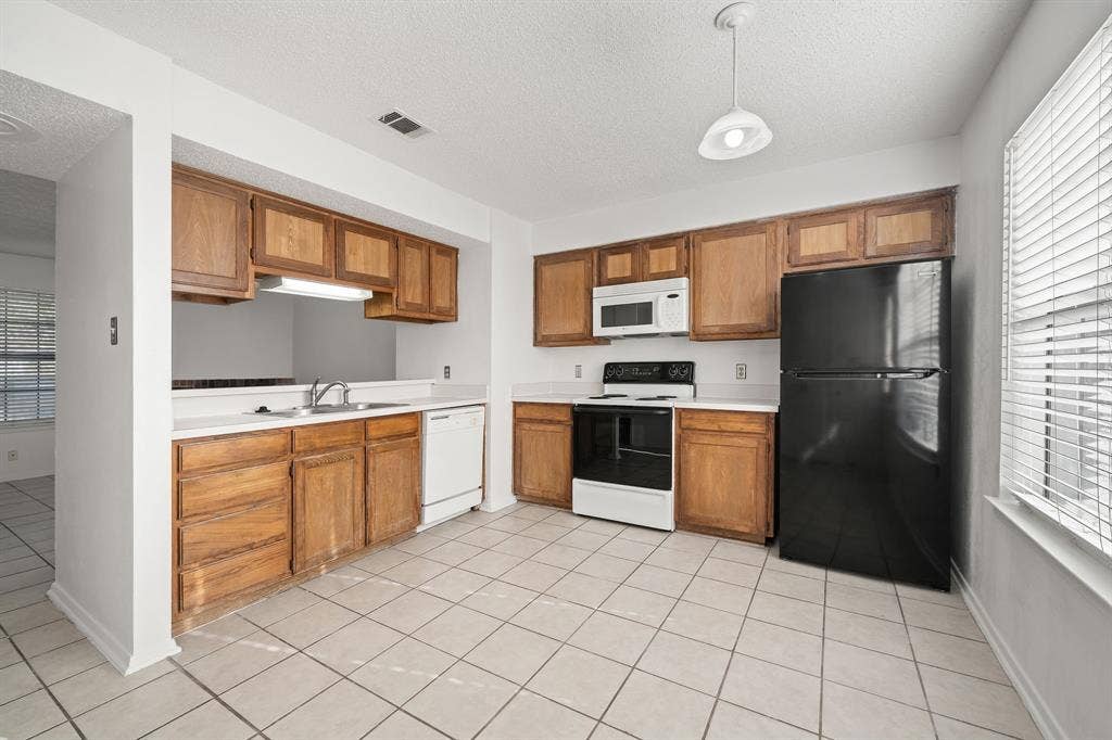 929 W Hickory Street, #A2, Denton, TX 76201 929 W Hickory Street, #A2, Denton, TX 76201