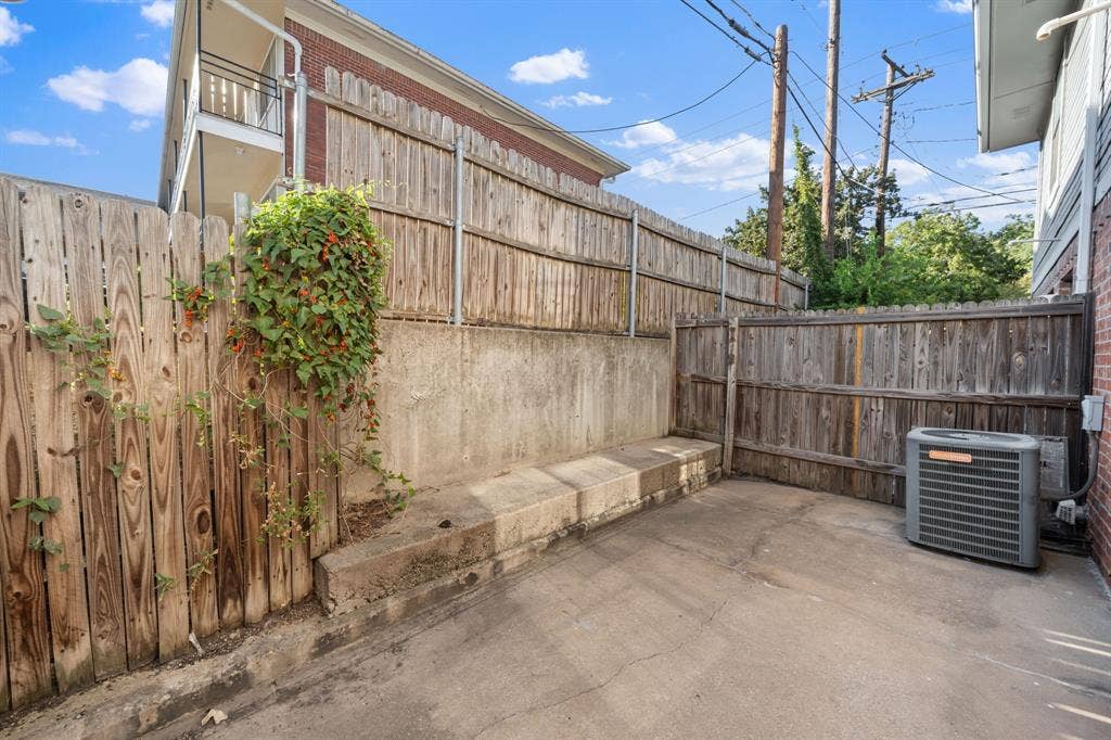 929 W Hickory Street, #A2, Denton, TX 76201 929 W Hickory Street, #A2, Denton, TX 76201