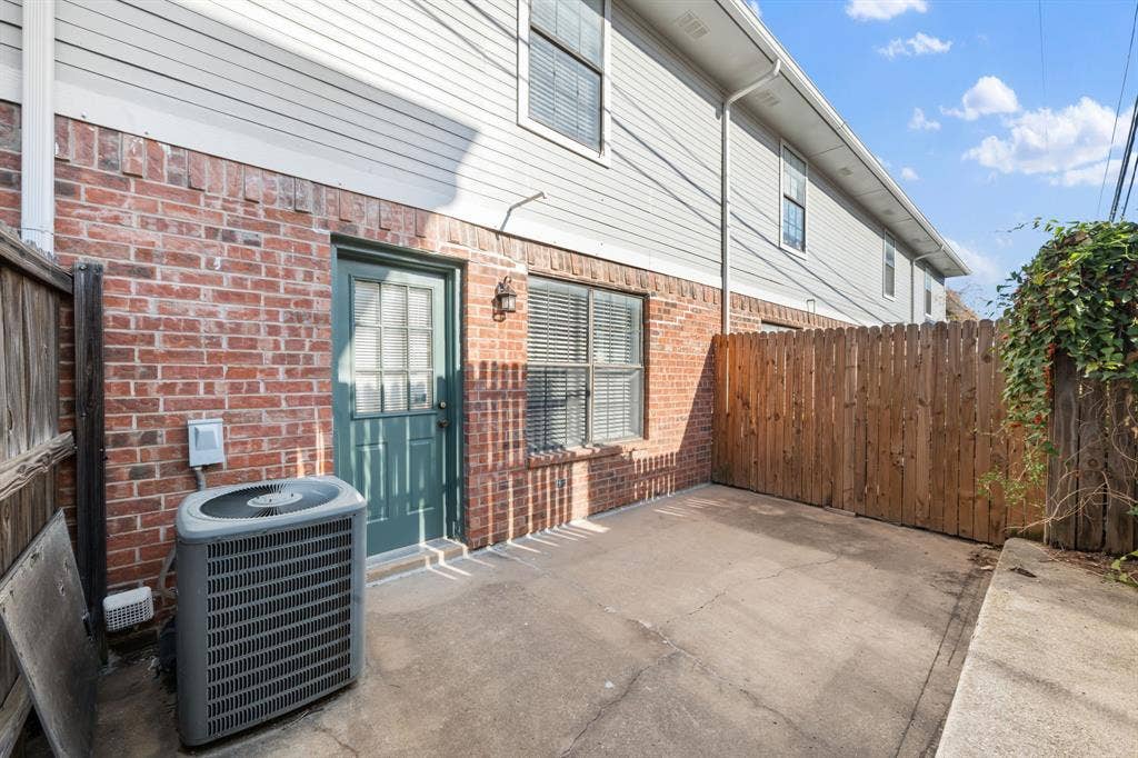 929 W Hickory Street, #A2, Denton, TX 76201 929 W Hickory Street, #A2, Denton, TX 76201