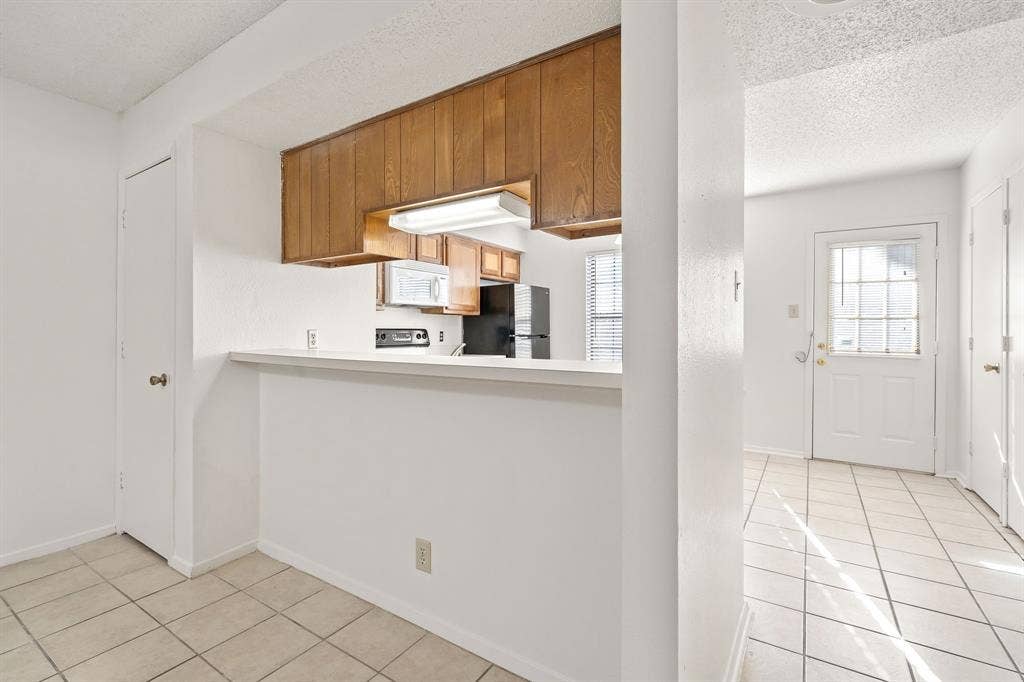 929 W Hickory Street, #A2, Denton, TX 76201 929 W Hickory Street, #A2, Denton, TX 76201