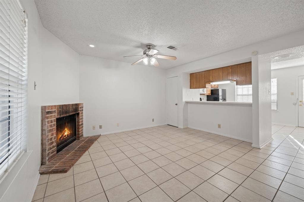 929 W Hickory Street, #A2, Denton, TX 76201 929 W Hickory Street, #A2, Denton, TX 76201