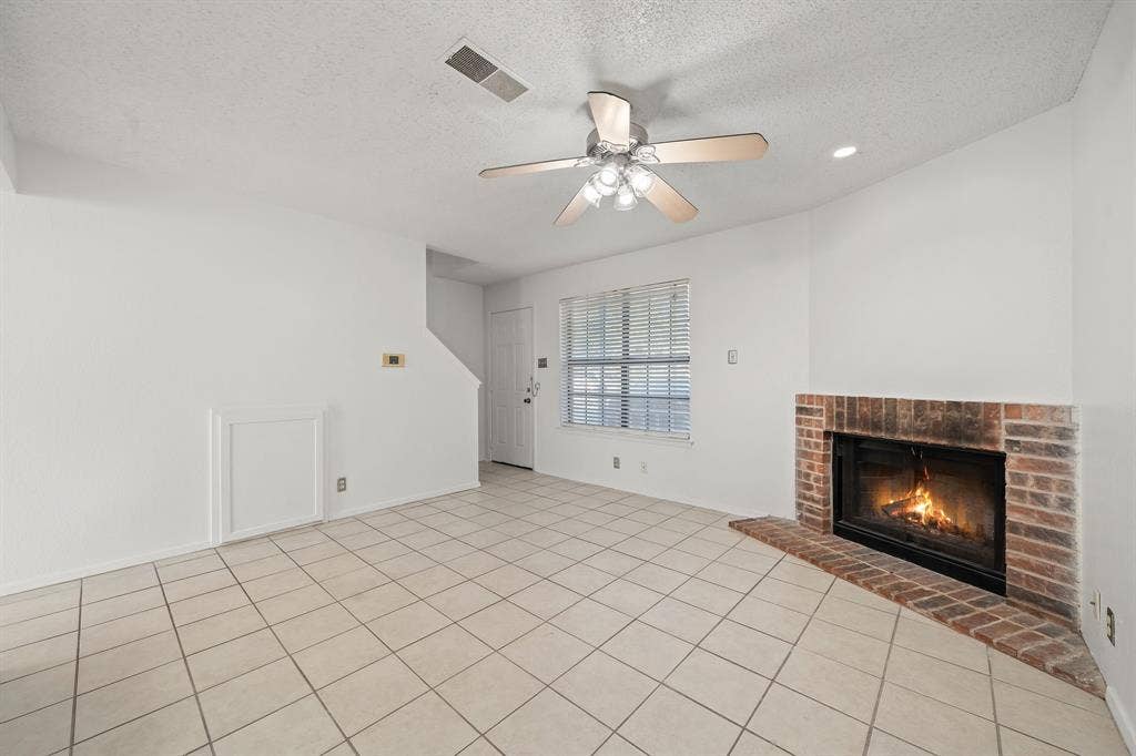 929 W Hickory Street, #A2, Denton, TX 76201 929 W Hickory Street, #A2, Denton, TX 76201