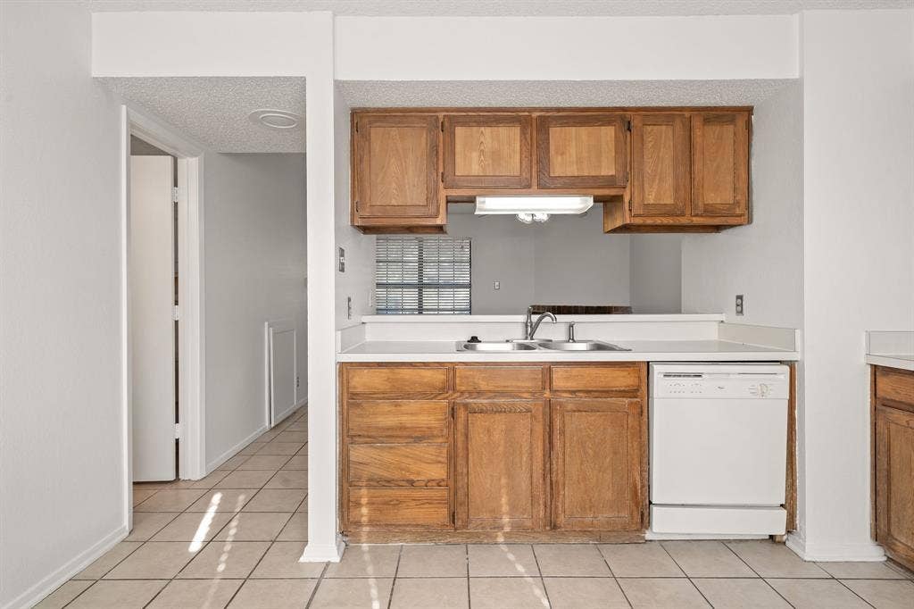 929 W Hickory Street, #A2, Denton, TX 76201 929 W Hickory Street, #A2, Denton, TX 76201