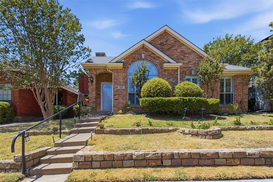 Property photo for 923 Newport Drive, Mesquite, TX