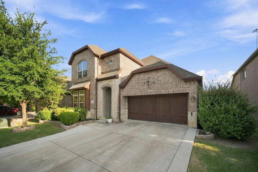 Property photo for 7831 Southfork Bend, Irving, TX