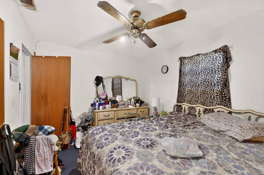 2225 Mayfair Street, Ennis, TX 75119 2225 Mayfair Street, Ennis, TX 75119