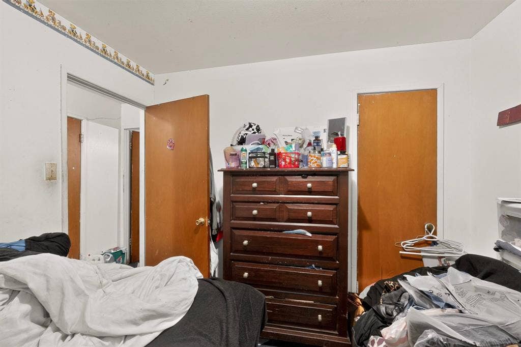 2225 Mayfair Street, Ennis, TX 75119 2225 Mayfair Street, Ennis, TX 75119