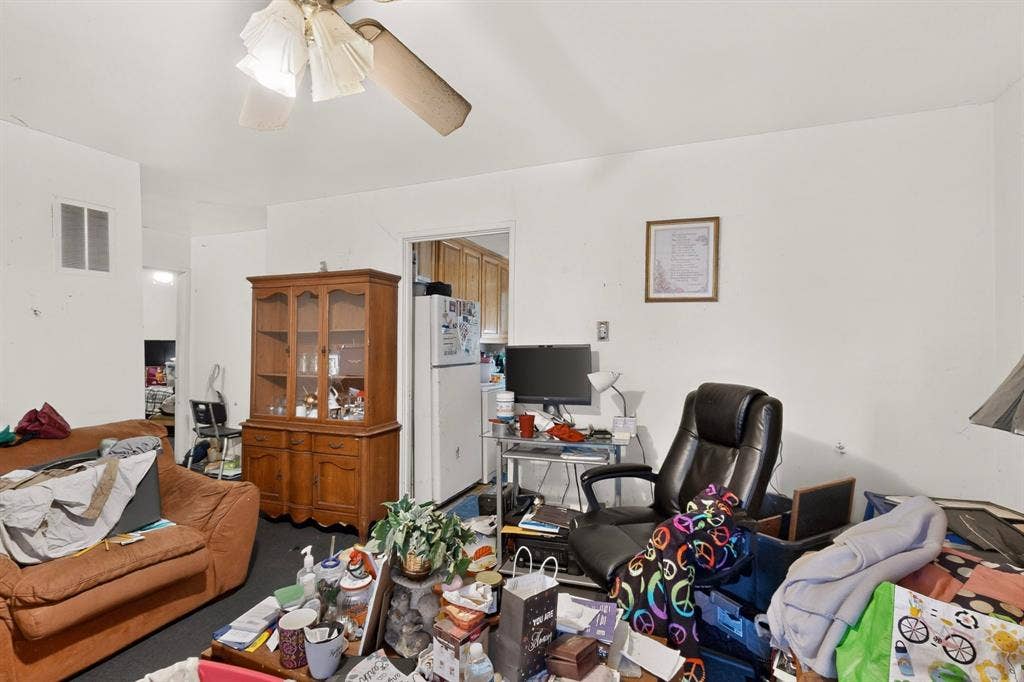 2225 Mayfair Street, Ennis, TX 75119 2225 Mayfair Street, Ennis, TX 75119