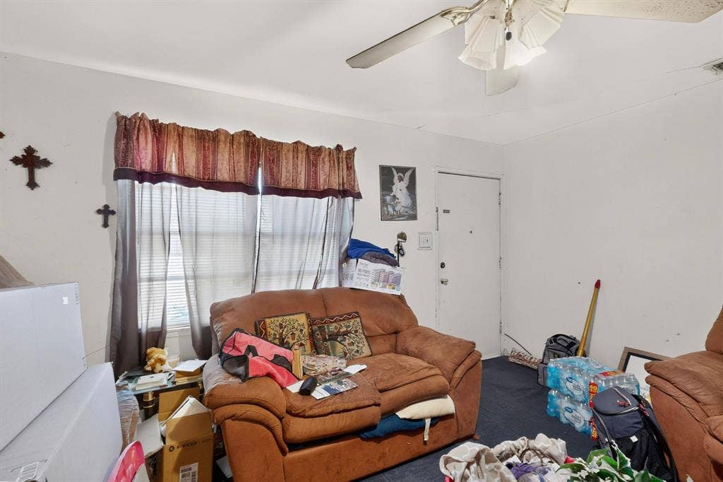 2225 Mayfair Street, Ennis, TX 75119 2225 Mayfair Street, Ennis, TX 75119