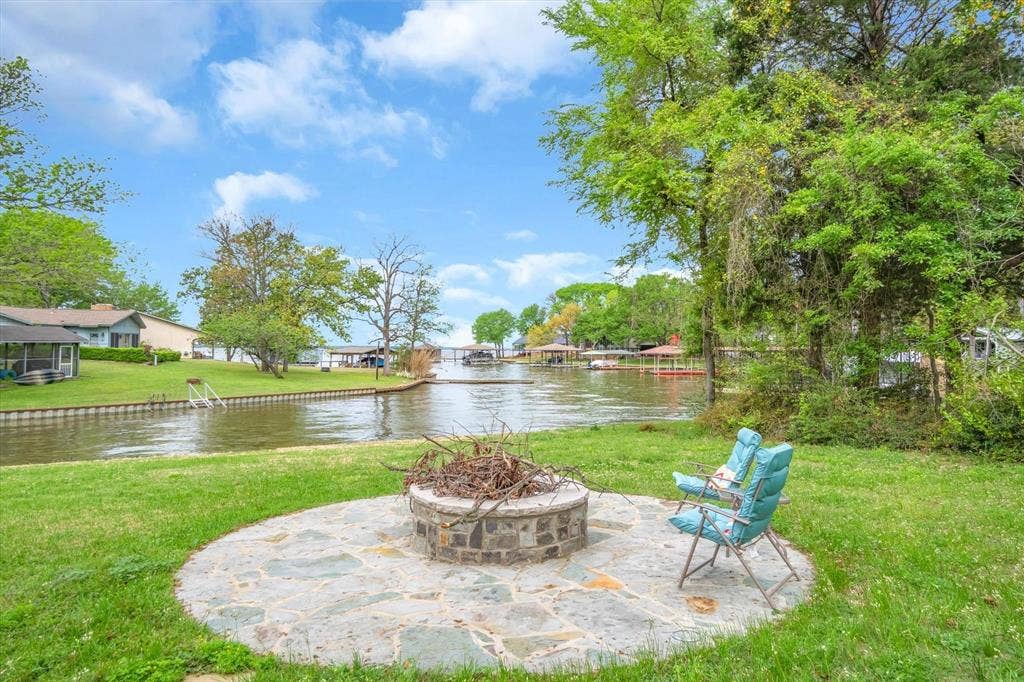 230 Shady Shores Drive, Mabank, TX 75156 230 Shady Shores Drive, Mabank, TX 75156