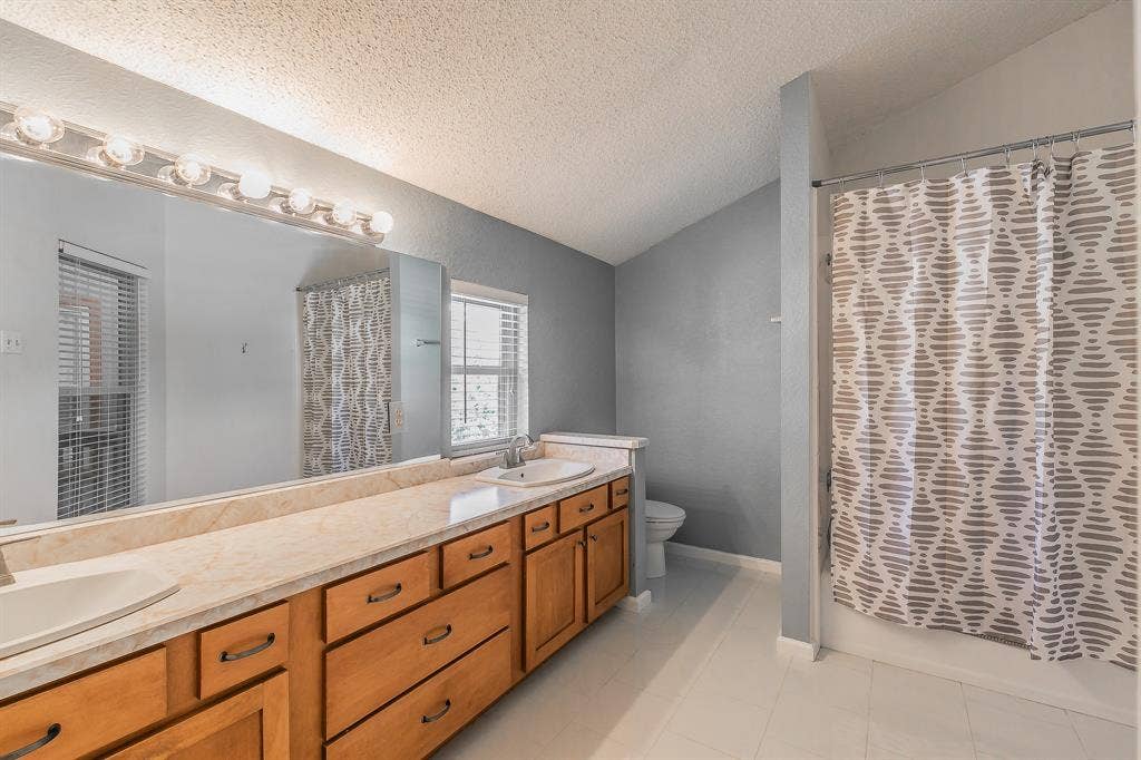 400 S Fielder Road, Arlington, TX 76013