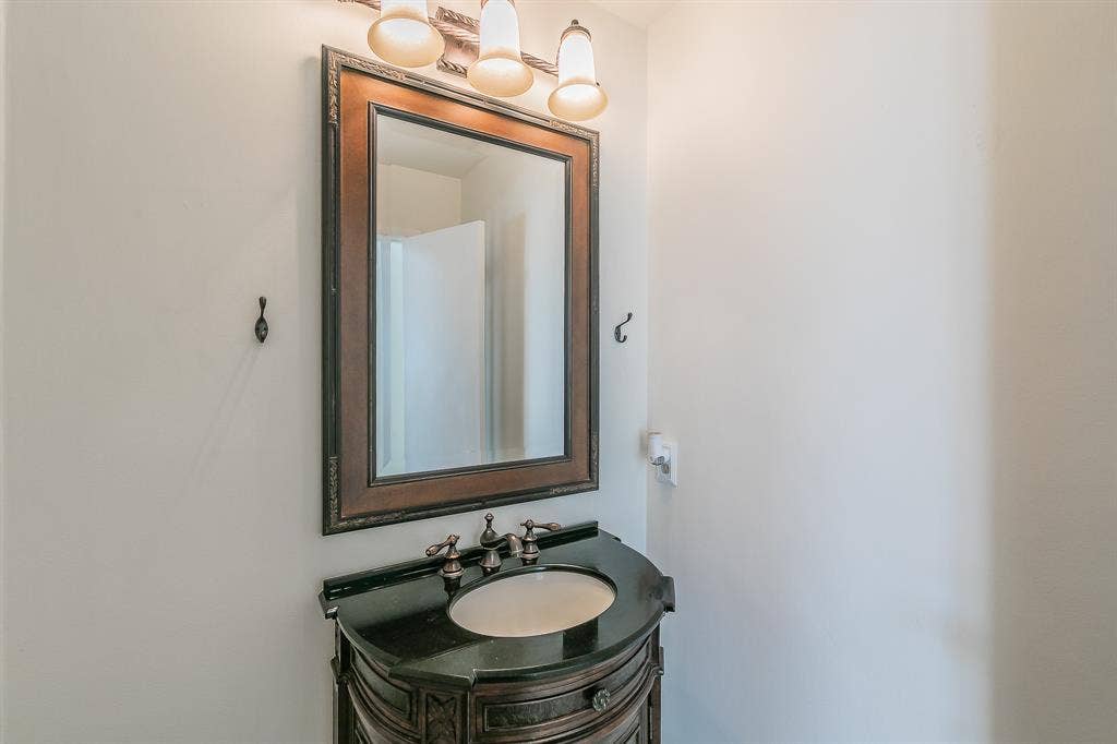 400 S Fielder Road, Arlington, TX 76013