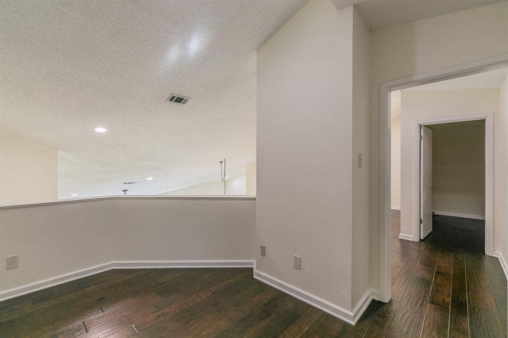 400 S Fielder Road, Arlington, TX 76013