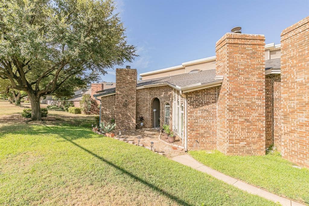 400 S Fielder Road, Arlington, TX 76013