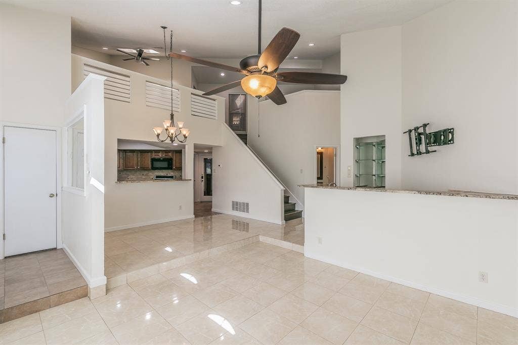 400 S Fielder Road, Arlington, TX 76013