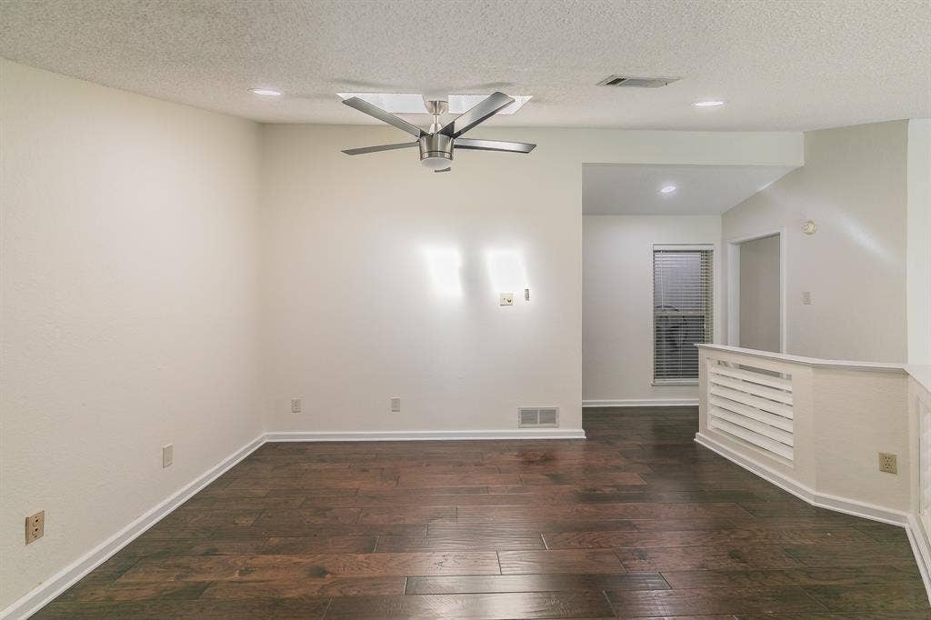400 S Fielder Road, Arlington, TX 76013