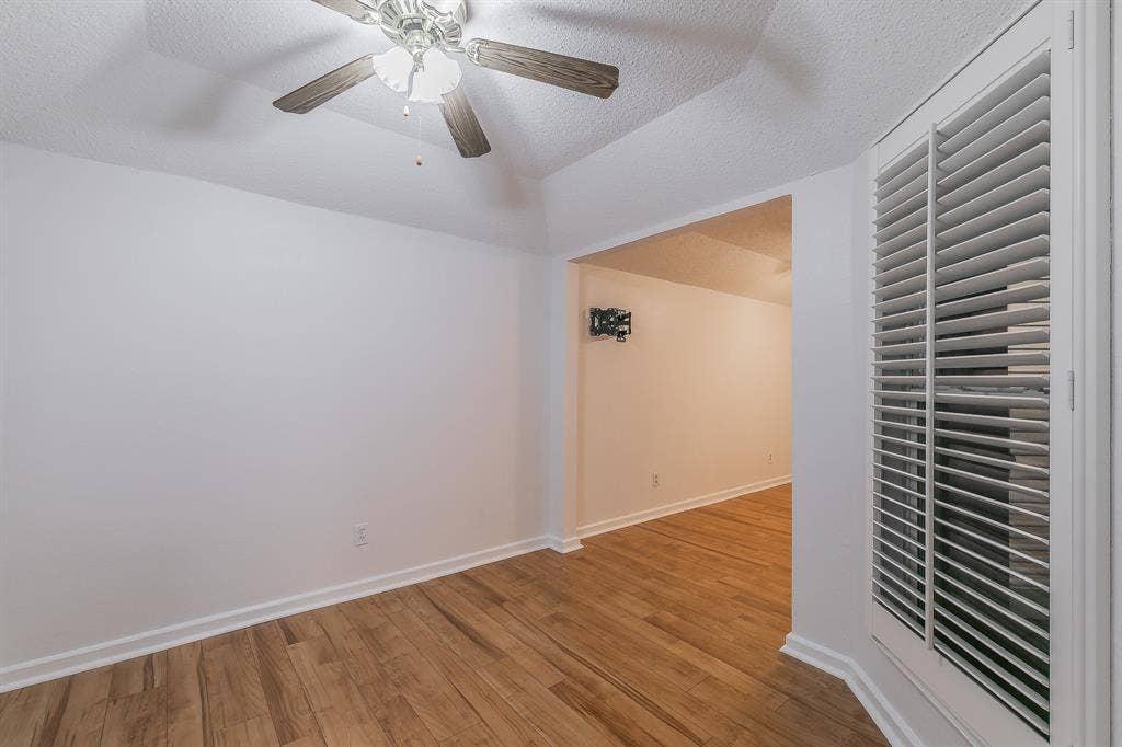 400 S Fielder Road, Arlington, TX 76013