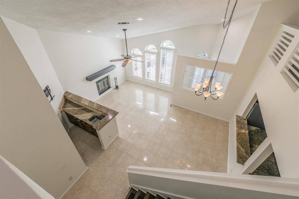 400 S Fielder Road, Arlington, TX 76013