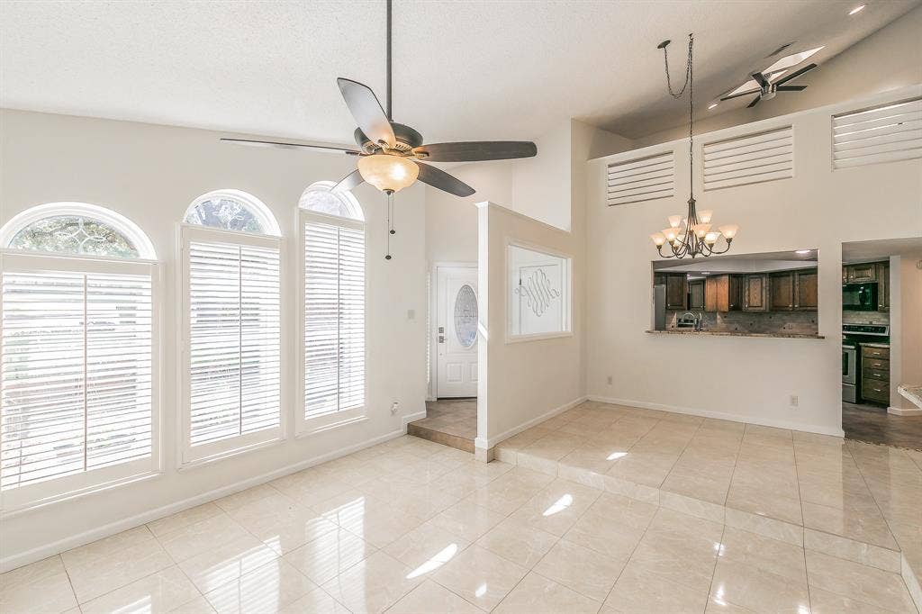 400 S Fielder Road, Arlington, TX 76013