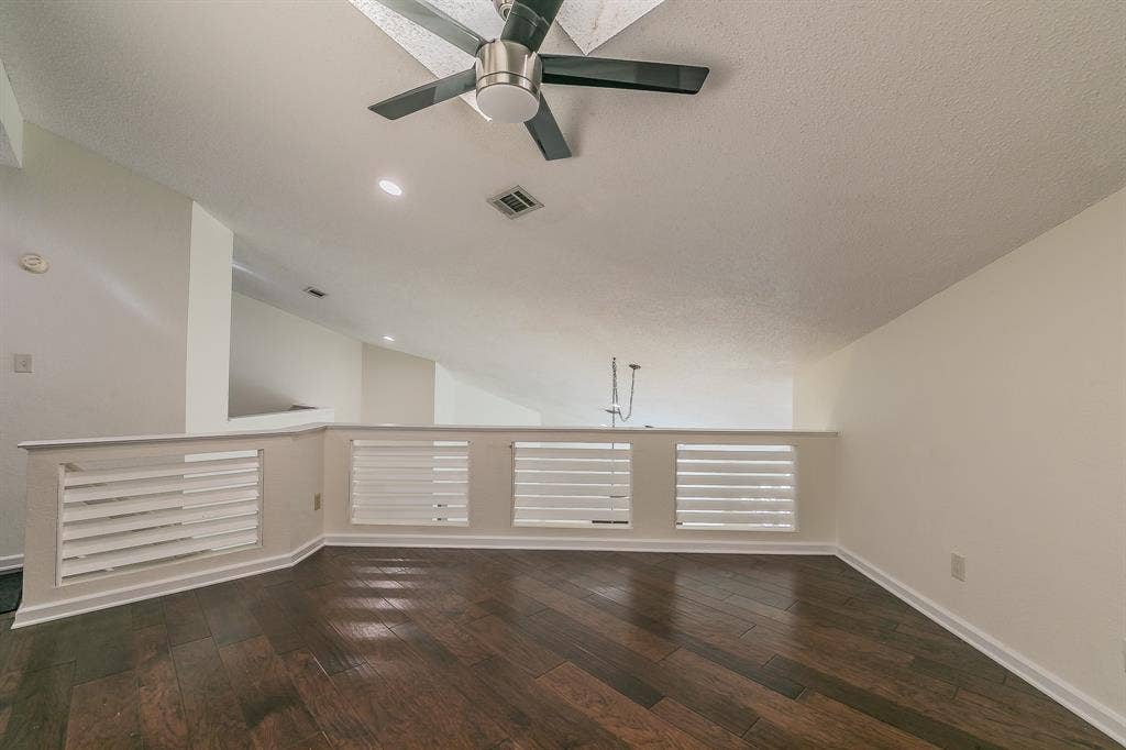 400 S Fielder Road, Arlington, TX 76013
