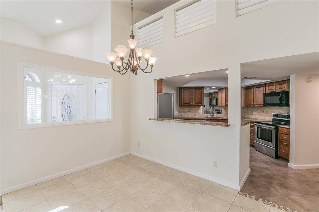 400 S Fielder Road, Arlington, TX 76013