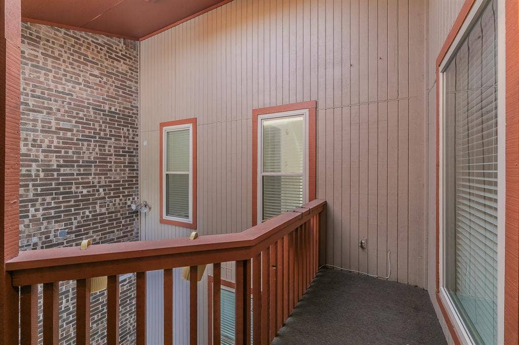 400 S Fielder Road, Arlington, TX 76013