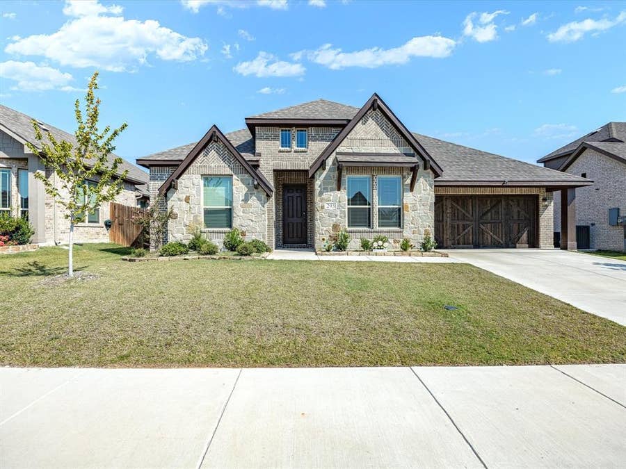 Property photo for 293 Resting Place Road, Waxahachie, TX