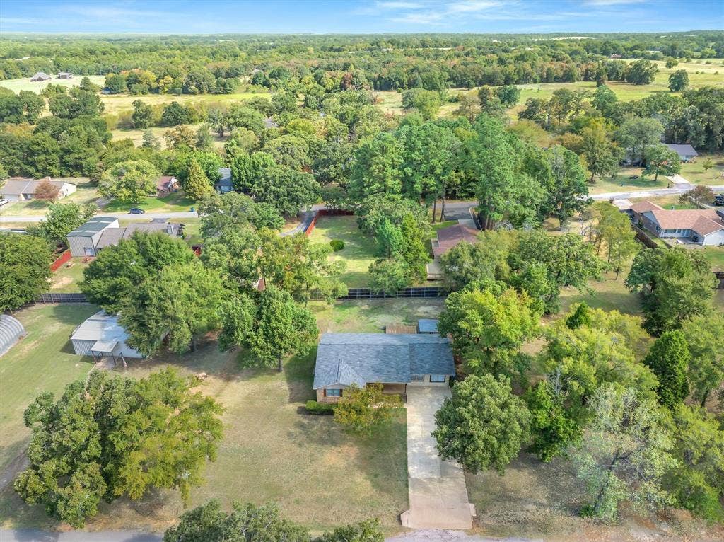2941 Trey Circle, Athens, TX 75752 Very desired neighborhood in Athens. Very close to all highways in Athens yet very peaceful