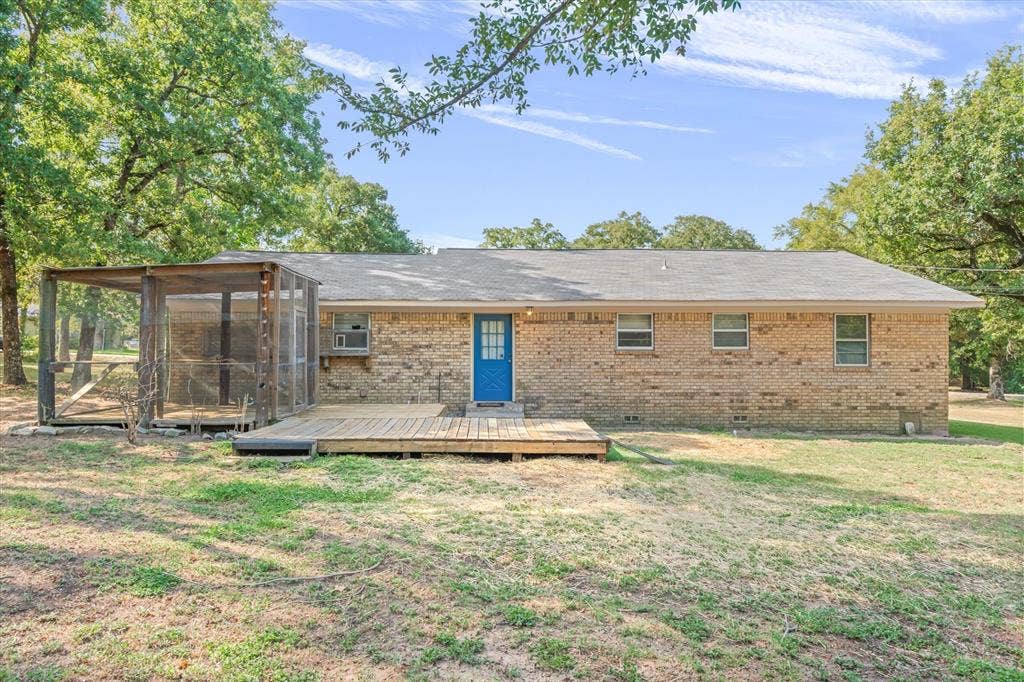2941 Trey Circle, Athens, TX 75752 One of those well-built mid century ranch homes.