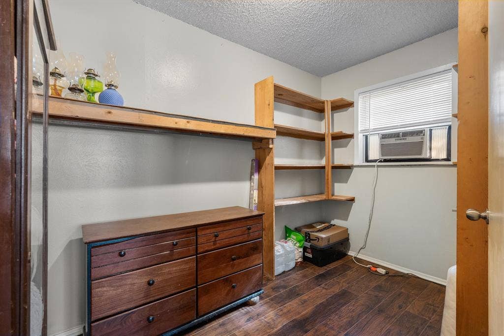2941 Trey Circle, Athens, TX 75752 And yet another storage room or private office!