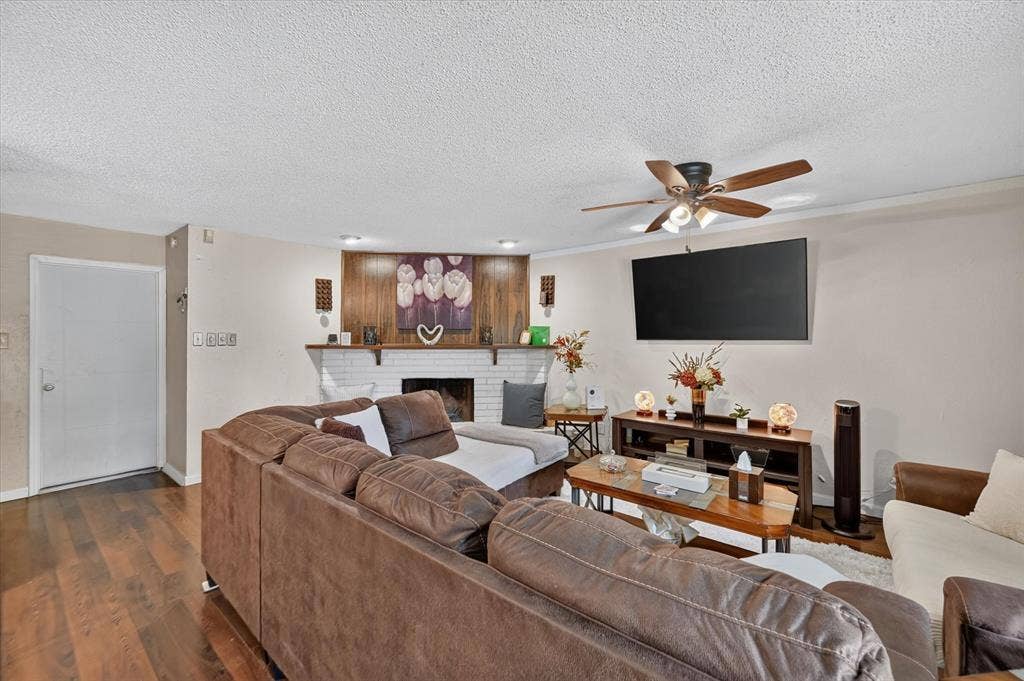 7131 Nutmeg Lane, Dallas, TX 75249 7131 Nutmeg Lane, Dallas, TX 75249