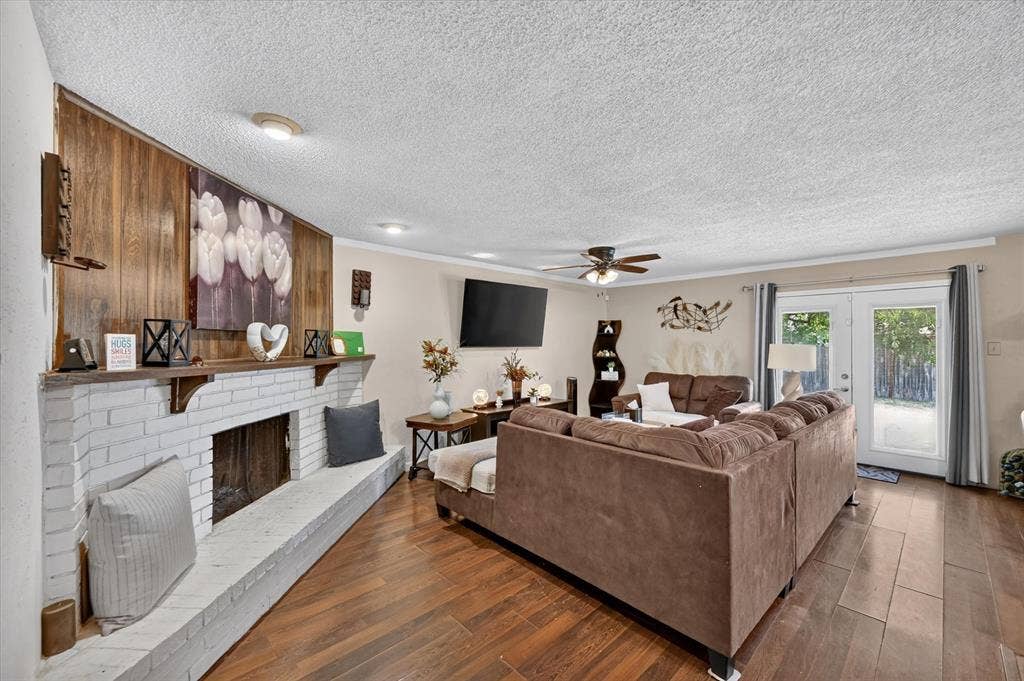 7131 Nutmeg Lane, Dallas, TX 75249 7131 Nutmeg Lane, Dallas, TX 75249