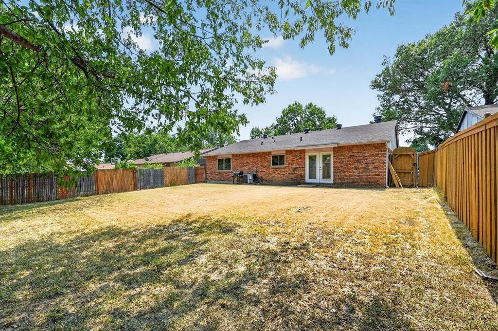 7131 Nutmeg Lane, Dallas, TX 75249 7131 Nutmeg Lane, Dallas, TX 75249