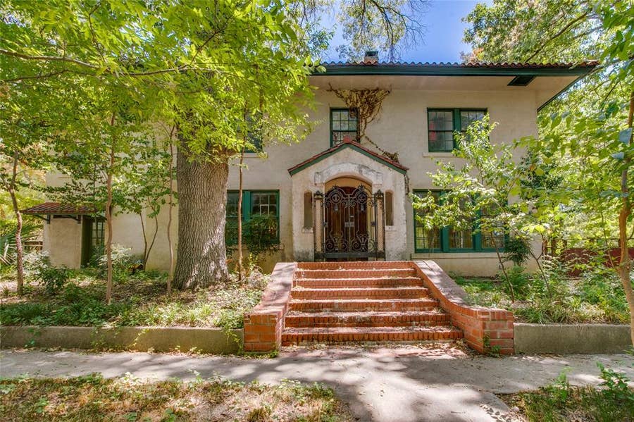 Property photo for 514 S Ravinia Drive, Dallas, TX