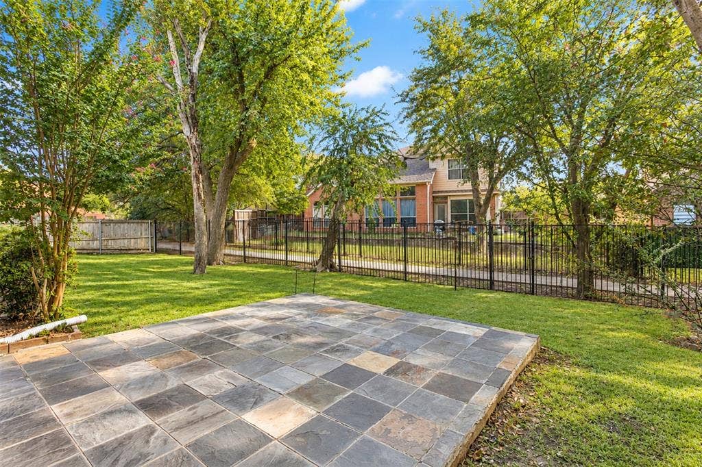 3328 Timber Brook Drive, Plano, TX 75074 Relaxing back patio