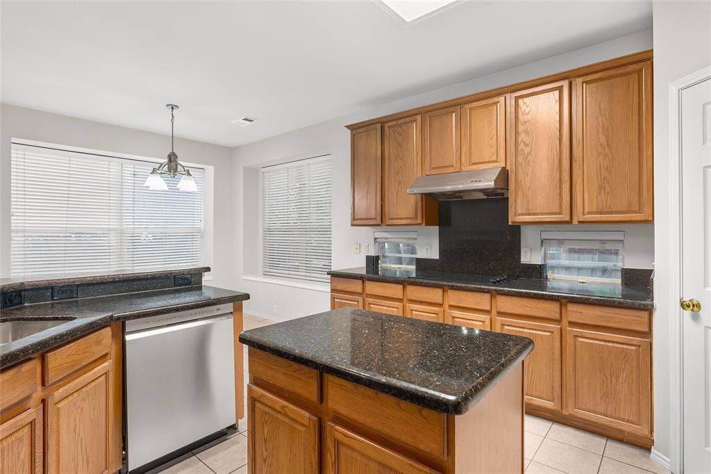 3328 Timber Brook Drive, Plano, TX 75074 3328 Timber Brook Drive, Plano, TX 75074